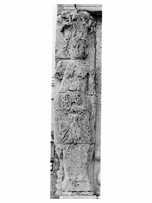cariatide (cariatide, elemento d'insieme) - ambito salentino (sec. XVI)