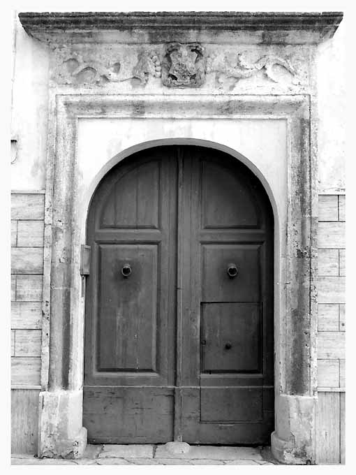 portale - ambito salentino (ultimo quarto sec. XVI)