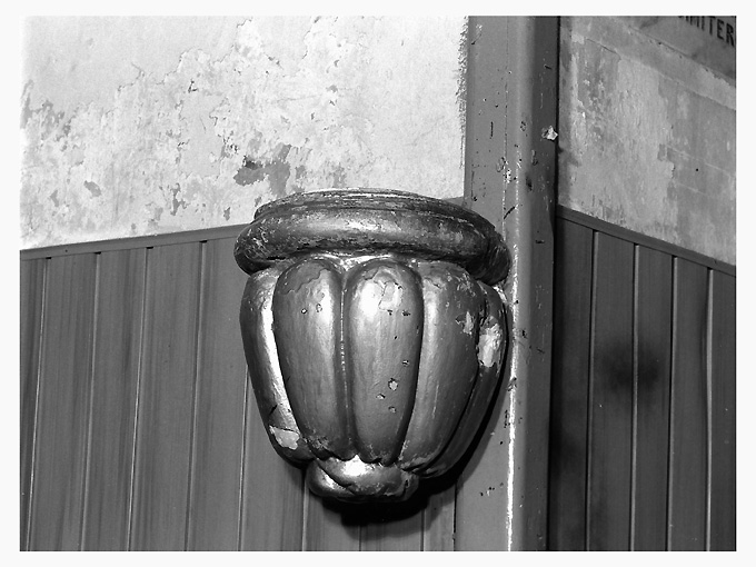 acquasantiera - ambito salentino (sec. XVIII)