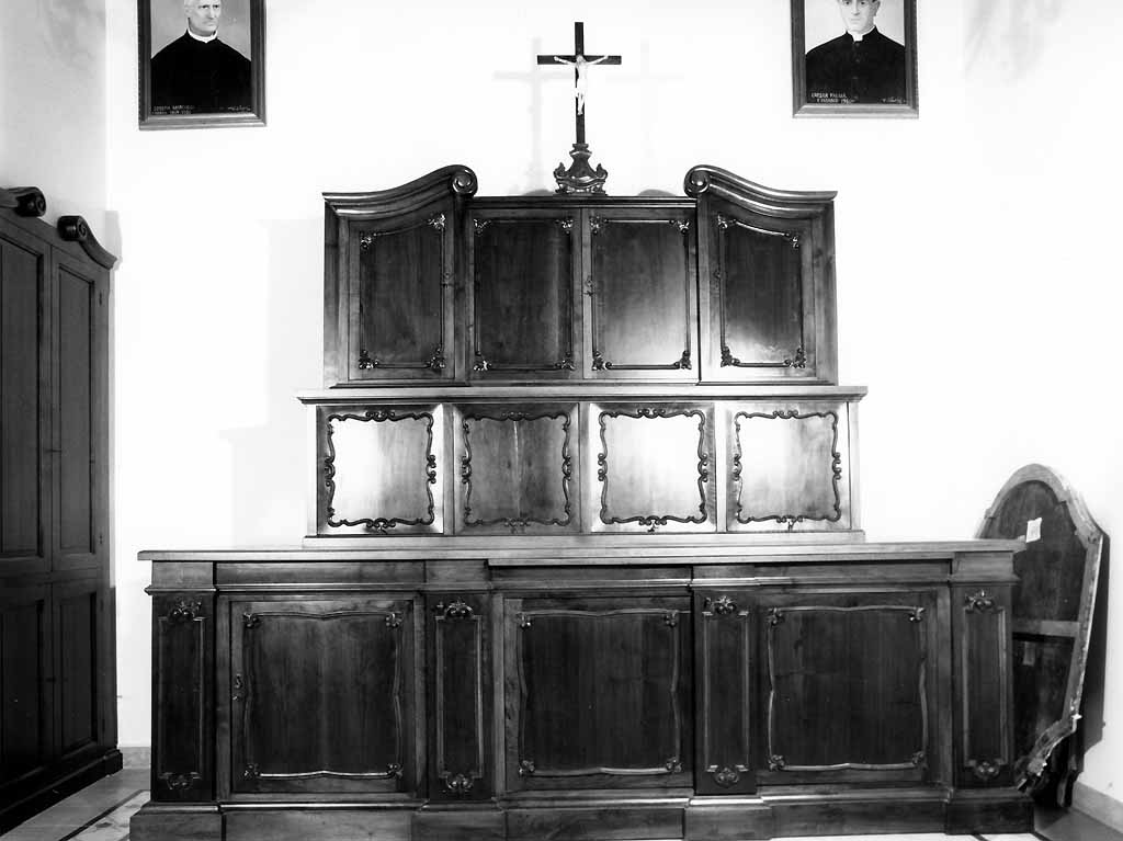 mobile da sacrestia - manifattura salentina (prima metà sec. XX)