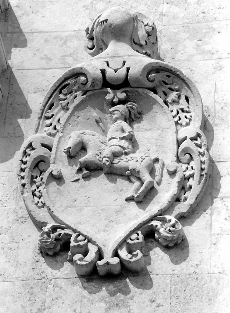 stemma civico dell'università di Martano (rilievo) - ambito salentino (sec. XVIII)