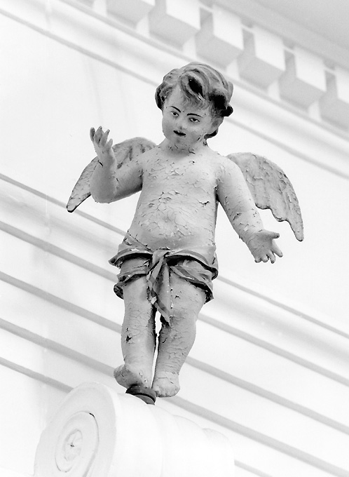 putto alato (statua) - bottega salentina (prima metà sec. XX)