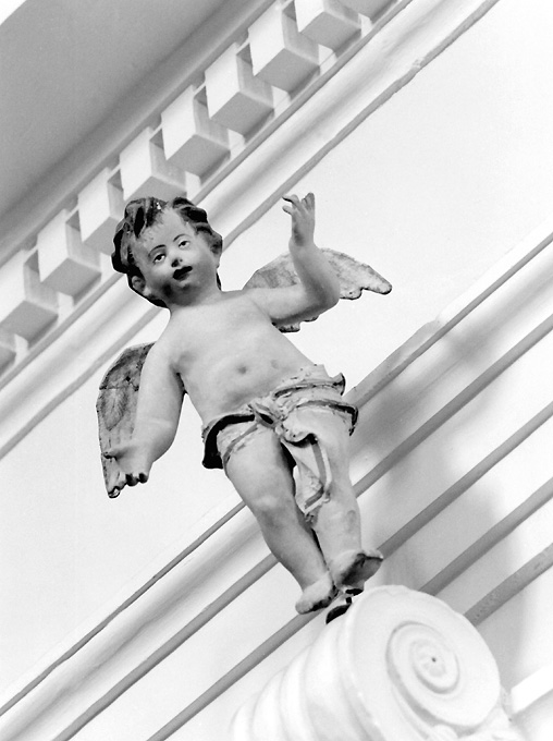 putto alato (statua) - bottega salentina (prima metà sec. XX)