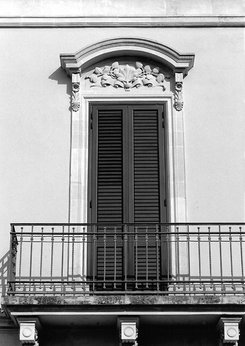 finestrone, serie - ambito salentino (primo quarto sec. XX)