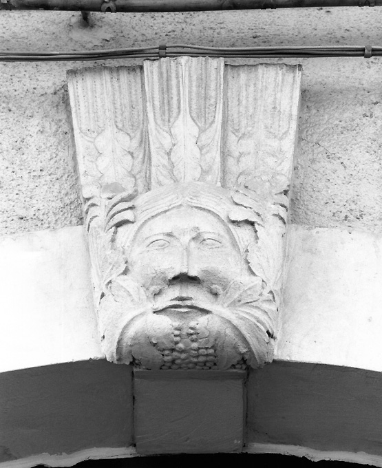 mascherone (rilievo) - ambito salentino (primo quarto sec. XX)