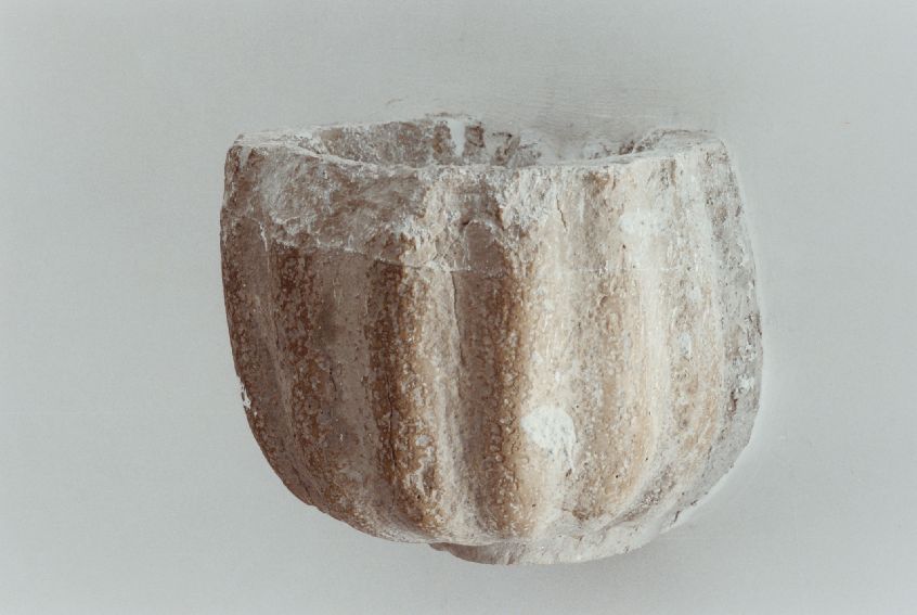 acquasantiera da parete - ambito Italia meridionale (secc. XVII/ XVIII)