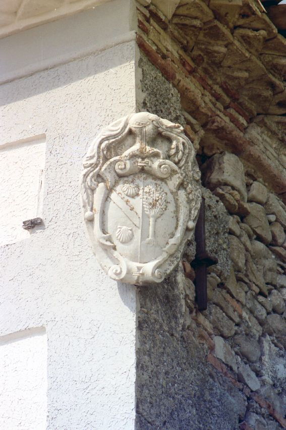 stemma gentilizio (rilievo) - ambito Italia meridionale (secc. XVIII/ XIX)