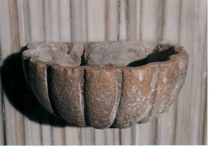 acquasantiera - a conchiglia - ambito Italia meridionale (sec. XVIII)