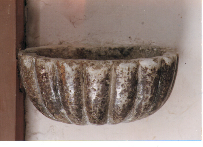 acquasantiera - a conchiglia - ambito Italia meridionale (seconda metà sec. XVIII)