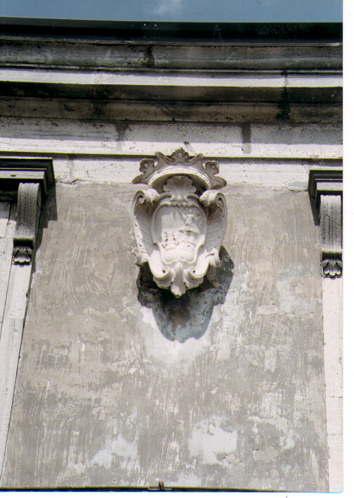stemma gentilizio della famiglia Trombetti (scultura) - ambito pugliese (sec. XIX)