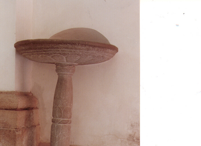 acquasantiera - a fusto - ambito Italia meridionale (sec. XVII)