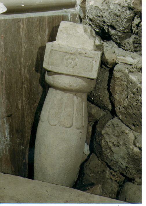 fusto di acquasantiera - ambito Italia meridionale (prima metà sec. XVIII)