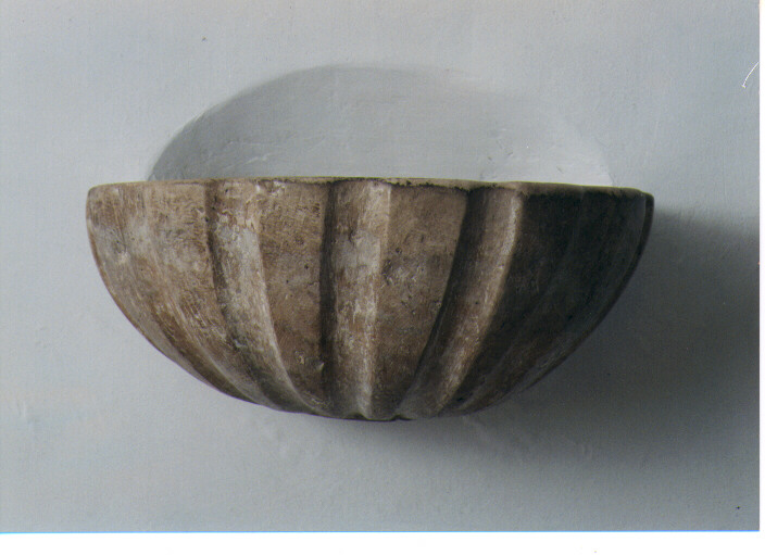 acquasantiera da parete - bottega Italia meridionale (sec. XVIII)