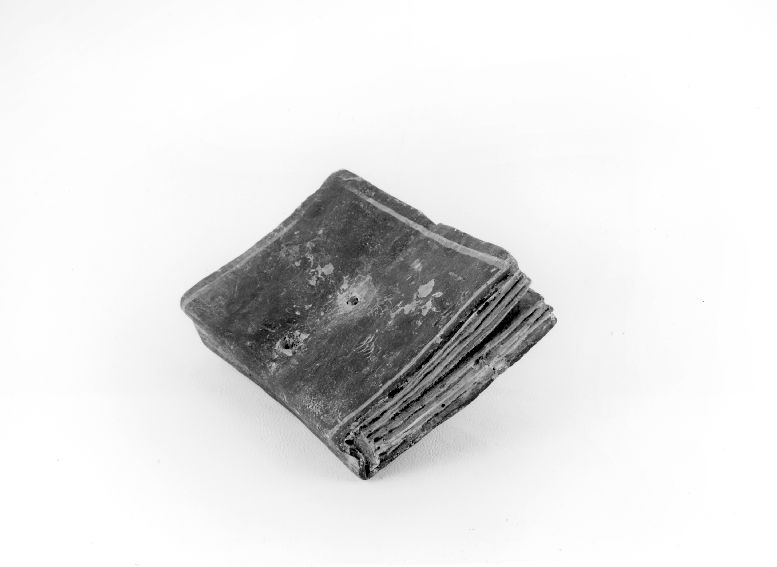 libro (scultura, frammento) - ambito Italia meridionale (prima metà sec. XIX)