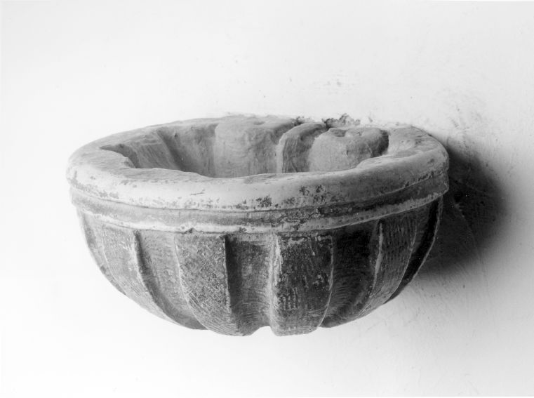 acquasantiera - a conchiglia, serie - ambito Italia meridionale (sec. XVIII)