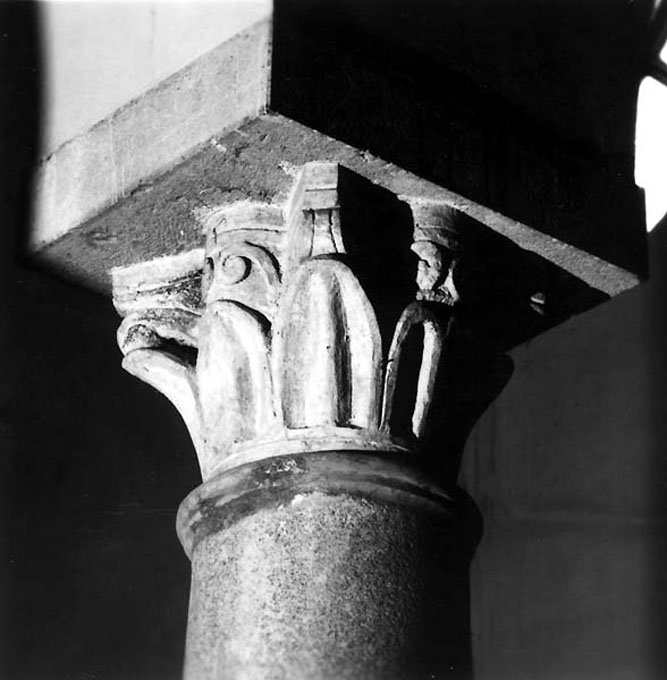 capitello - ambito pugliese (sec. X)