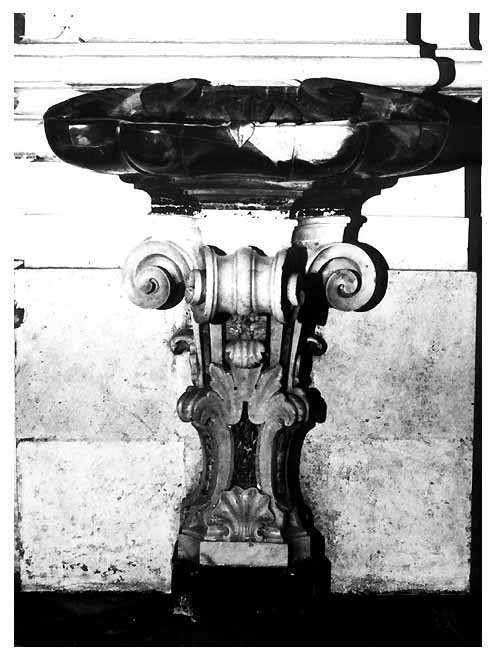 acquasantiera, serie - ambito napoletano (sec. XVIII)