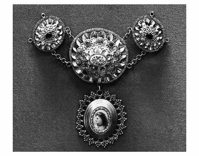 fermaglio di collana - manifattura pugliese (sec. XIX)