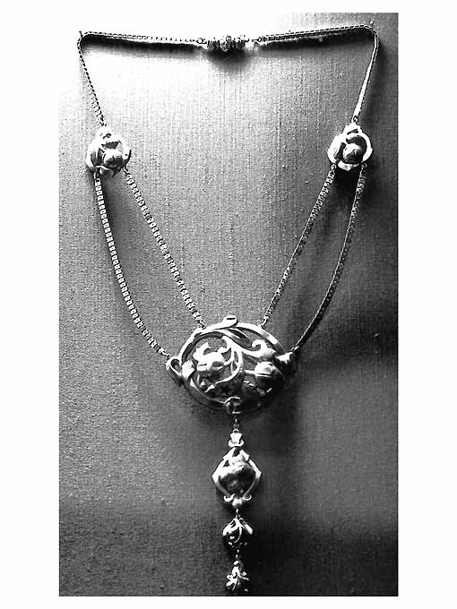 collana - manifattura pugliese (sec. XX)