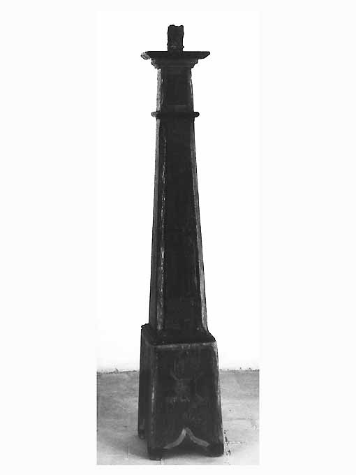 base per il cero pasquale, serie - produzione pugliese (sec. XIX)