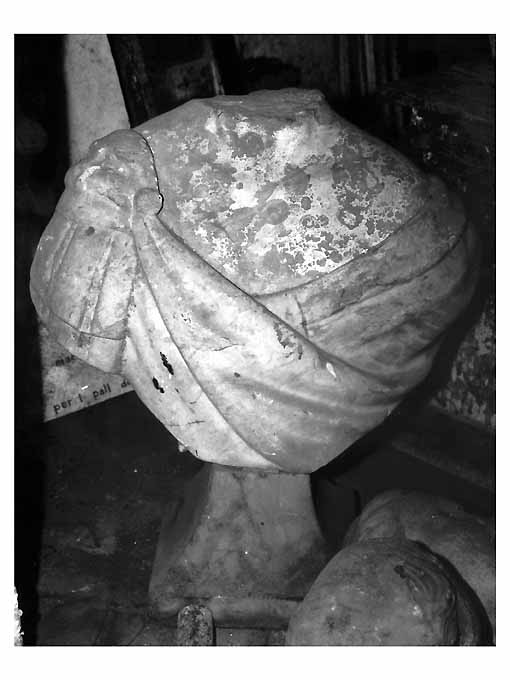 personaggio togato (busto, opera isolata) - ambito pugliese (seconda metà sec. XVIII)