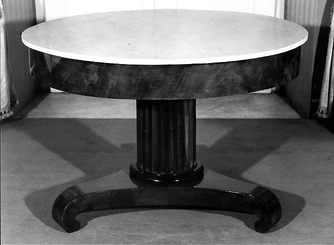 tavolo, opera isolata - ambito Italia meridionale (prima metà sec. XIX)