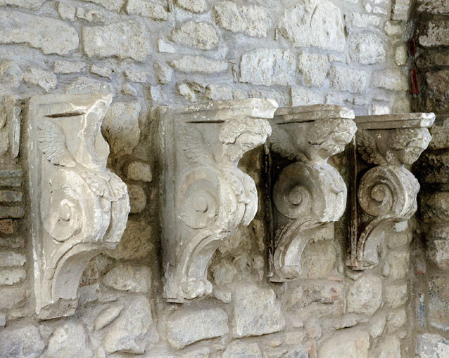 mensola architettonica - a voluta, serie - ambito pugliese (sec. XVIII)