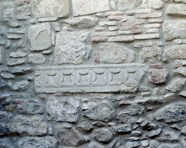 decorazione plastica, opera isolata - ambito pugliese (secc. XV/ XVI)