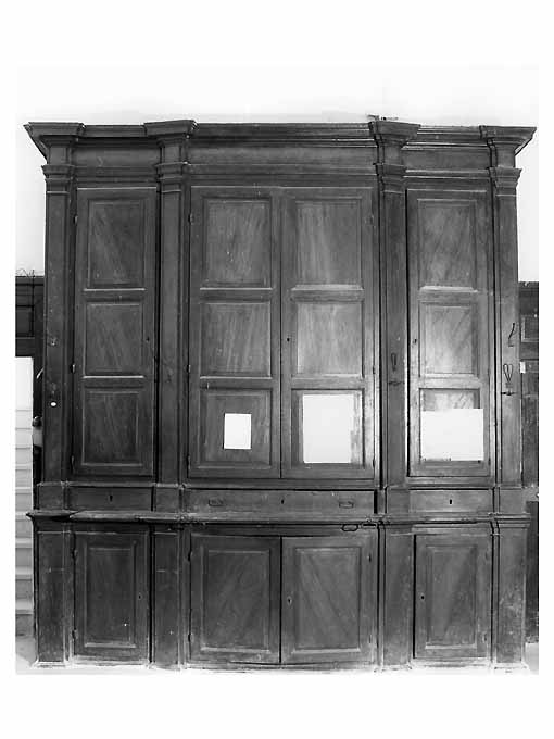 armadio da sacrestia - manifattura Italia meridionale (seconda metà sec. XVIII)