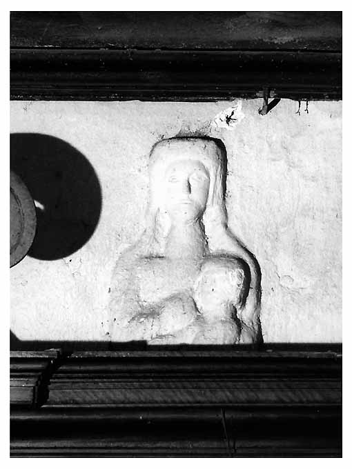 Madonna con Bambino (rilievo) - ambito pugliese (secc. XIII/ XIV)