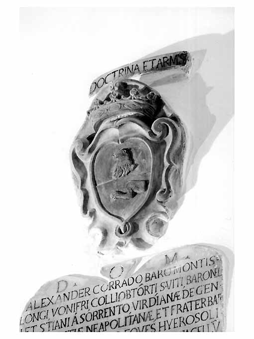 stemma gentilizio (decorazione plastica) - ambito Italia meridionale (sec. XVIII)