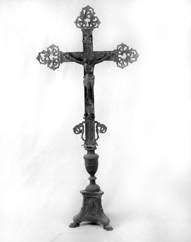 croce d'altare, coppia - ambito Italia meridionale (secc. XIX/ XX)