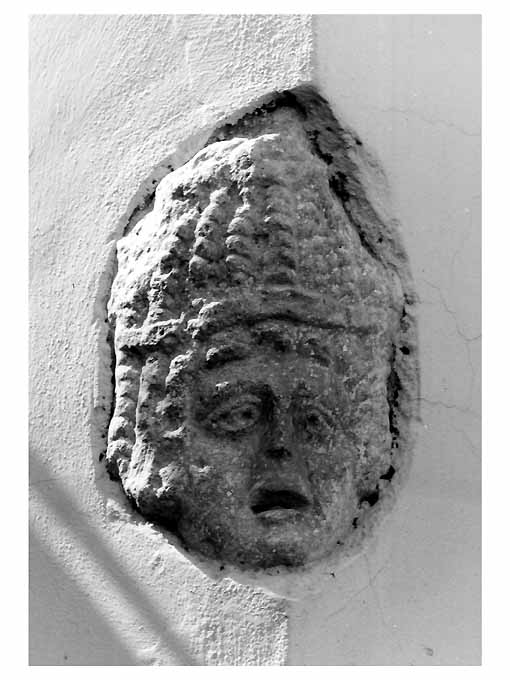 mascherone (decorazione plastica) - ambito Italia meridionale (secc. XVII/ XVIII)