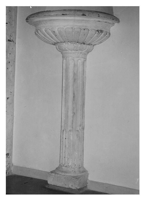 acquasantiera - a fusto - ambito pugliese (secc. XVI/ XVII)