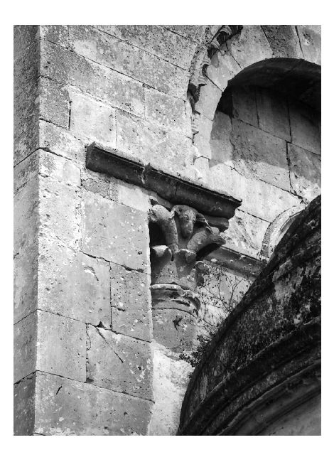 capitello - produzione pugliese (sec. XI)