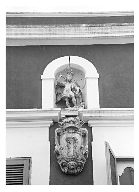 stemma gentilizio (rilievo) - ambito pugliese (sec. XVIII)