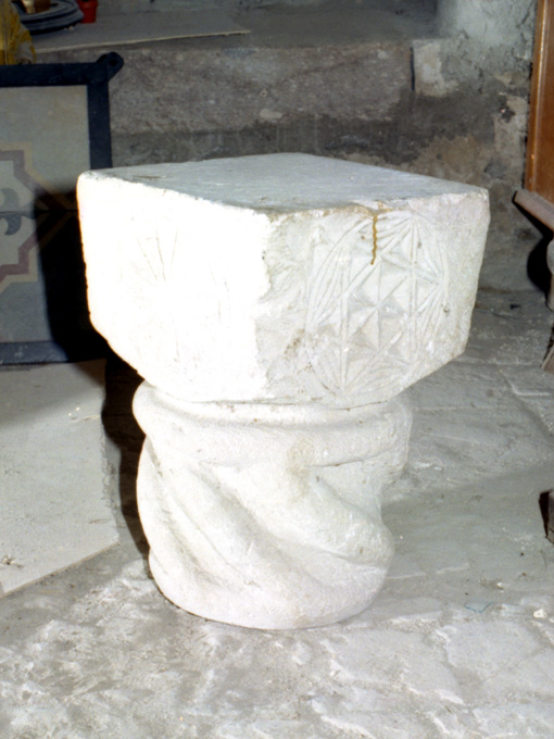 colonna, frammento - ambito Italia meridionale (sec. XI)