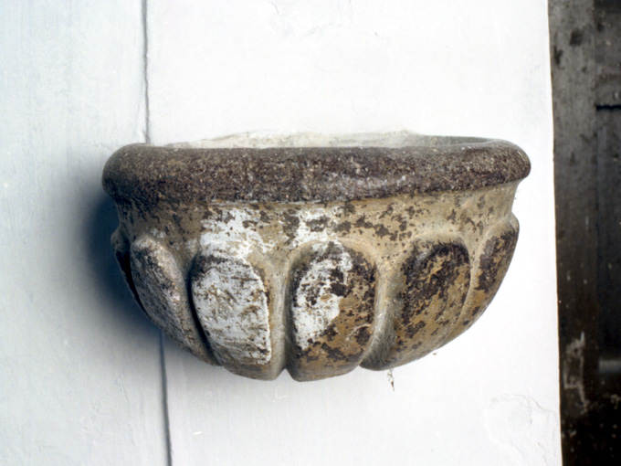 acquasantiera da parete - ambito Italia meridionale (sec. XVIII)