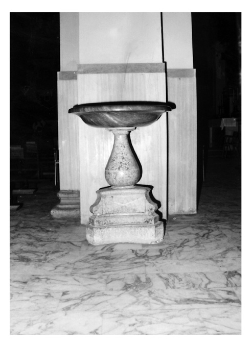 acquasantiera - produzione pugliese (sec. XVII)