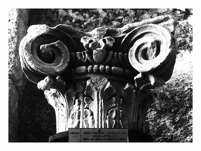 capitello - ambito pugliese (secc. IX/ X)