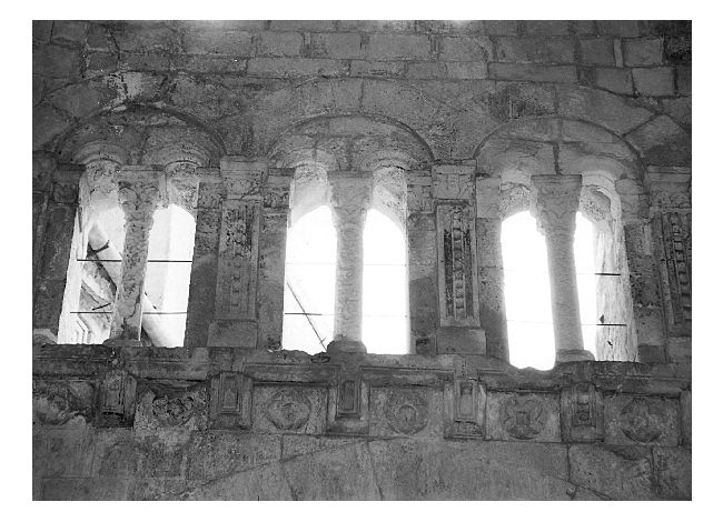 bifora, serie - produzione pugliese (secc. XII/ XIII)