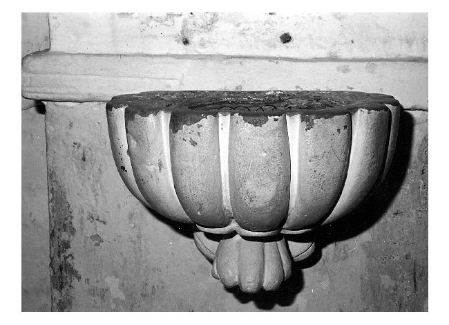 acquasantiera da parete - ambito pugliese (sec. XVIII)