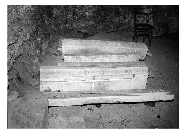 lastra - produzione pugliese (sec. XII)