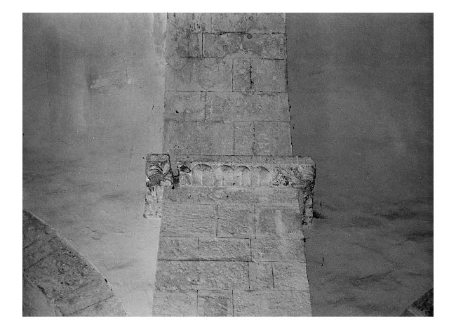 pietra d'imposta - produzione pugliese (sec. XII)