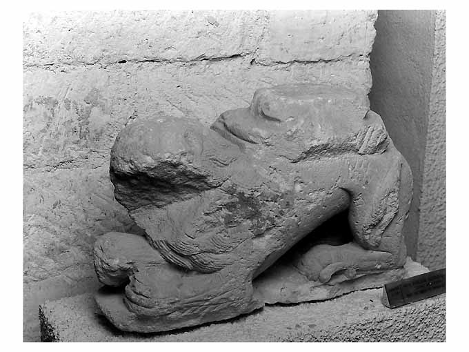 leone stiloforo (scultura) - ambito pugliese (fine/inizio secc. XII/ XIII)