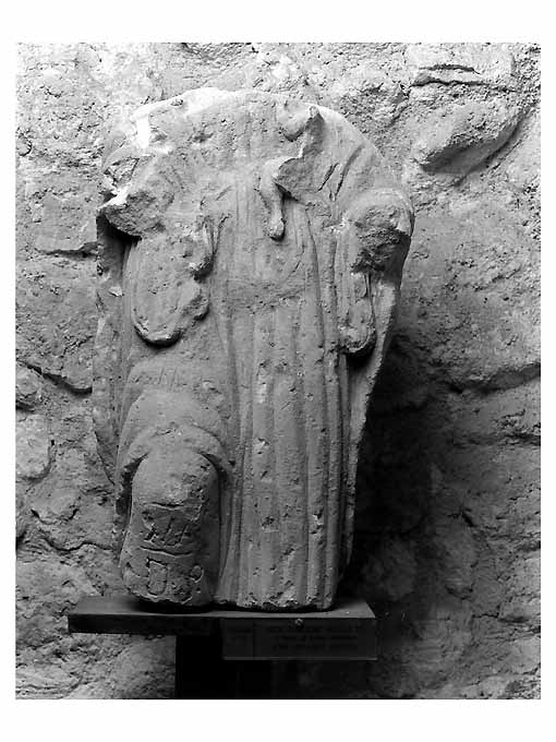 Madonna con Bambino (scultura, frammento) - ambito Italia meridionale (secc. XIV/ XV)