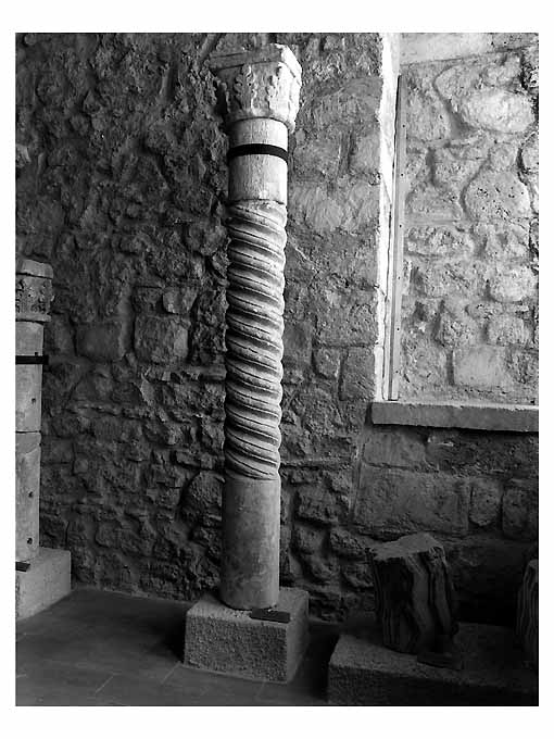 colonna - ambito pugliese (sec. XI)