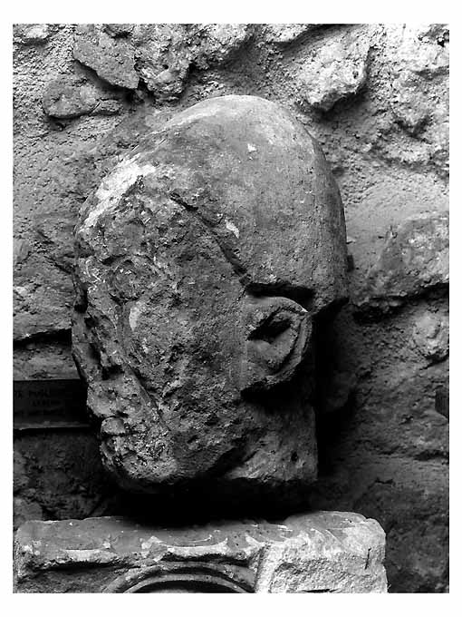 testa d'uomo (scultura, frammento) - ambito pugliese (sec. XIII)