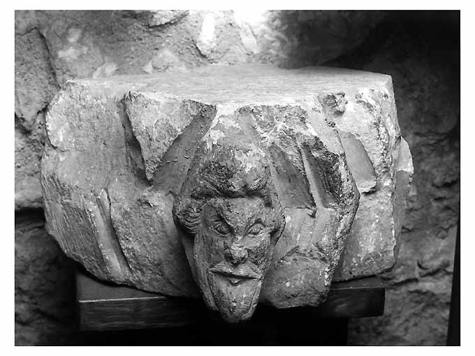 decorazione plastico-architettonica, elemento d'insieme - ambito pugliese (sec. XIII)