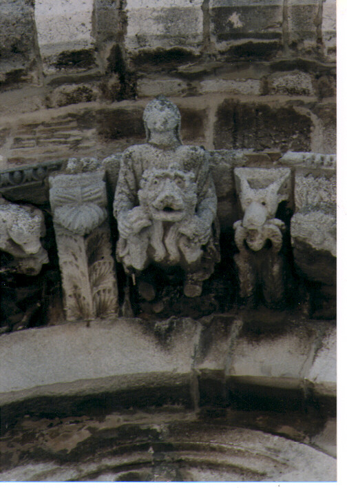 figura antropomorfa (?) (protome) - ambito Italia meridionale (sec. XIII)